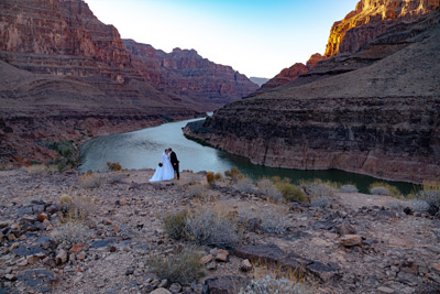There are many Vegas wedding options so make it Grand with ceremony 3,500 feet below the rim of canyon There are many Vegas wedding options so make it Grand with ceremony 3,500 feet below the rim of canyon